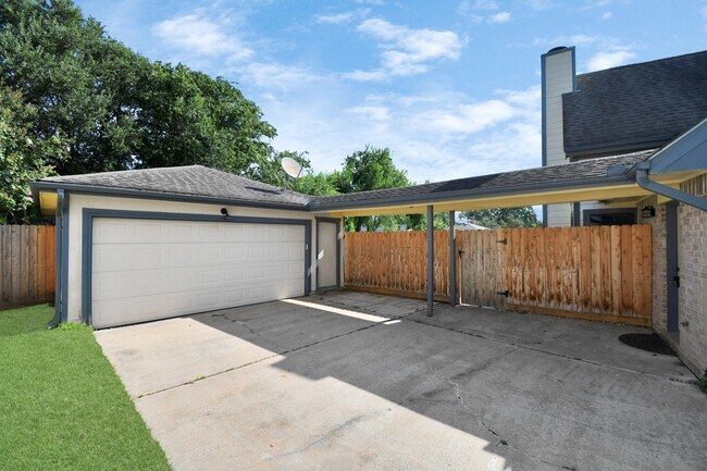 Building Photo - 315 Muirwood Ln