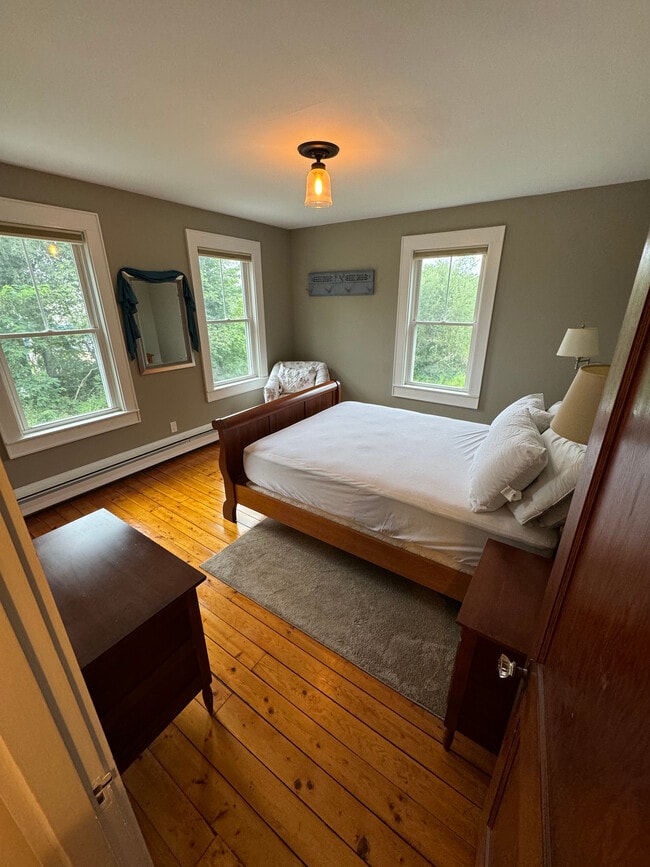 Building Photo - 147 Lincolnville Ave