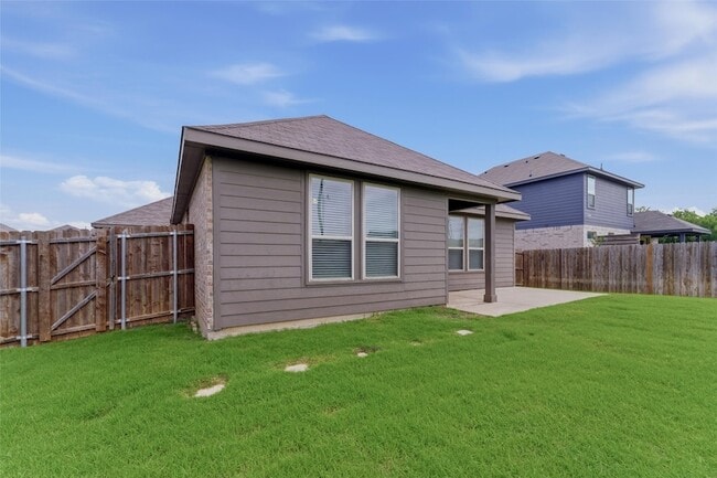Building Photo - 305 Evans Dr