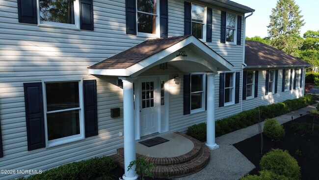 Building Photo - 220 Branch Ave