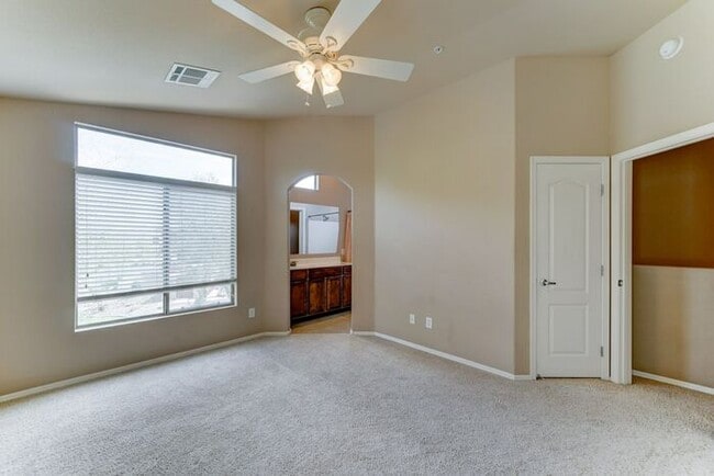 Building Photo - COMING SOON! Beautiful Townhome in Great Location