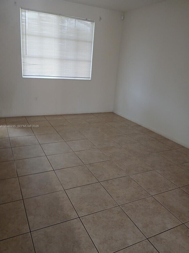Building Photo - 6041 SW 19th Pl