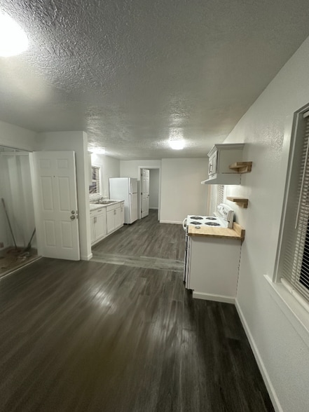 Building Photo - 4975 Breanna Ln NE