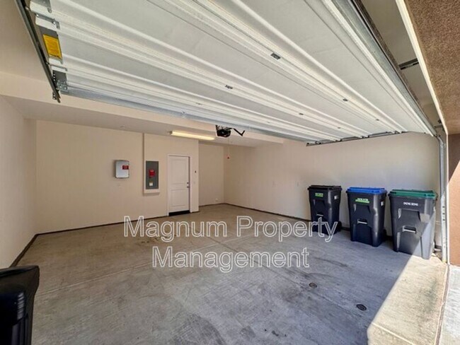 Building Photo - 34495 Agave Dr