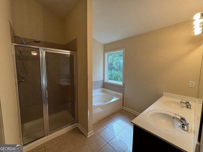 Building Photo - 1455 Blackstone Way