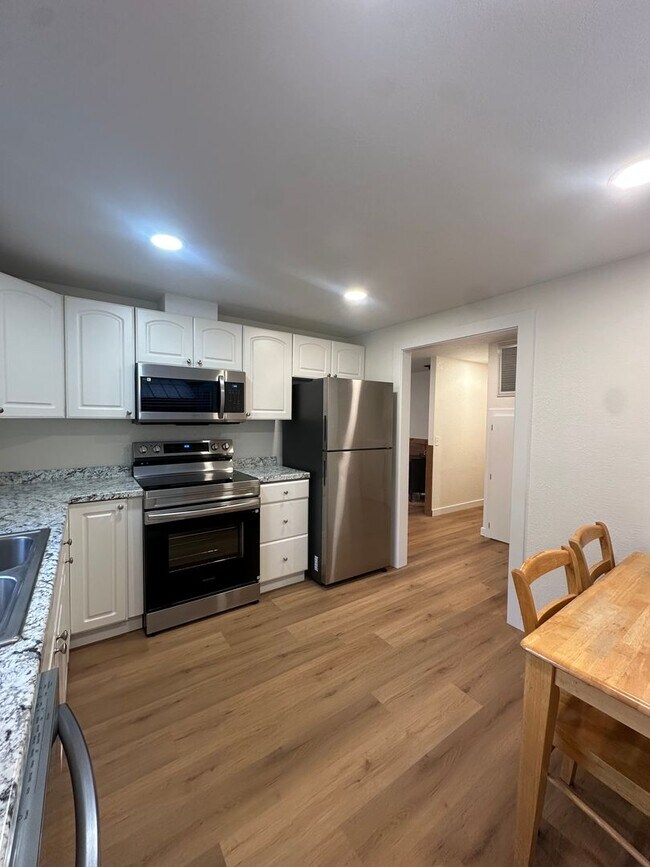 Building Photo - Completely Remodeled Home on 1 Acre in DRW