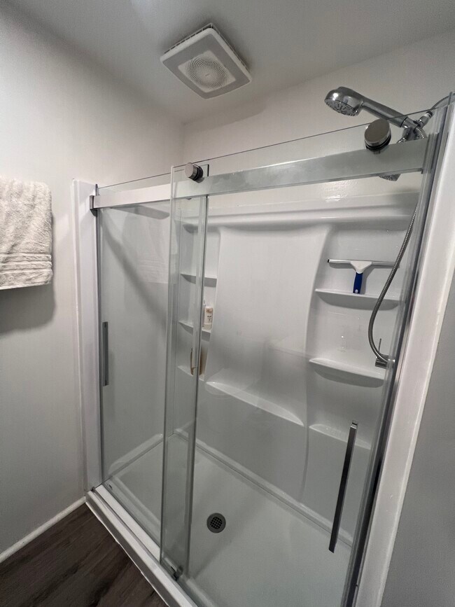 Building Photo - 1300 Dunning Dr