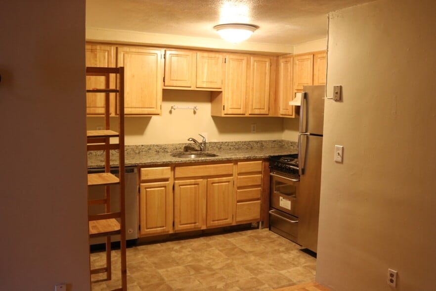 Building Photo - 218 Cambridge St