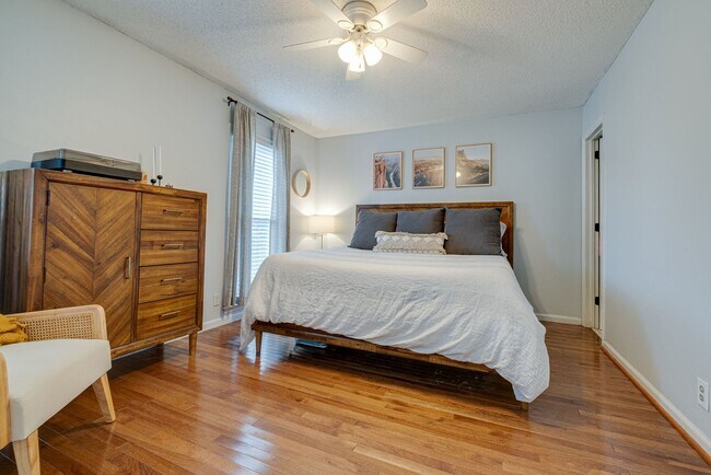 Building Photo - 5148 Village Trce