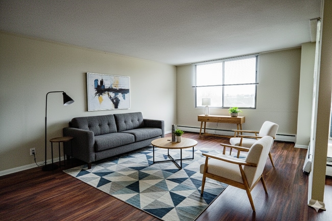 Living room - Wynnewood House