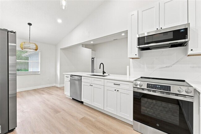 Building Photo - 2405 Appaloosa Cir