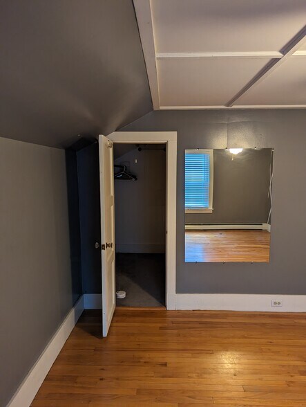 Building Photo - 26 Collette St