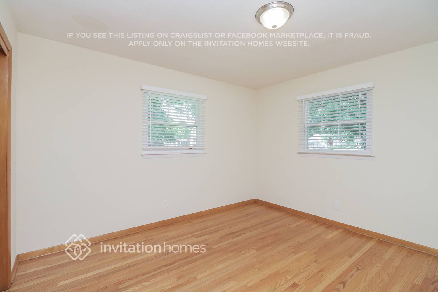 Building Photo - 301 S Reedwood Dr