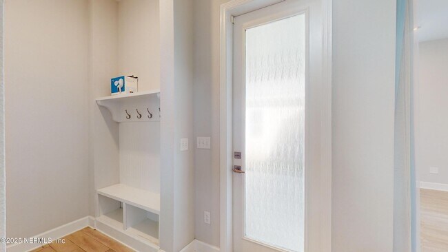 Building Photo - 202 Ashbury St