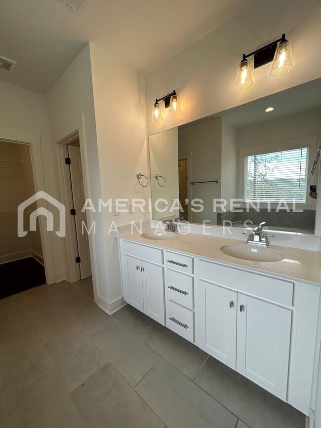 Building Photo - Home for Rent in Vestavia Hills, AL!!! Available to View Now!