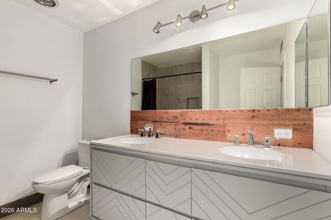 Building Photo - 3655 N 5th Ave