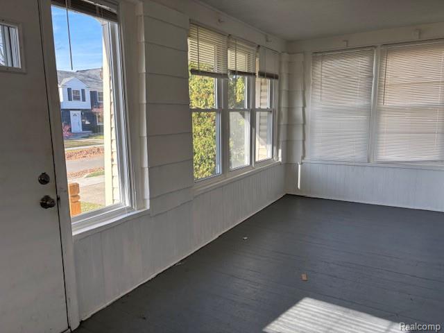 Building Photo - 901 Longfellow Ave