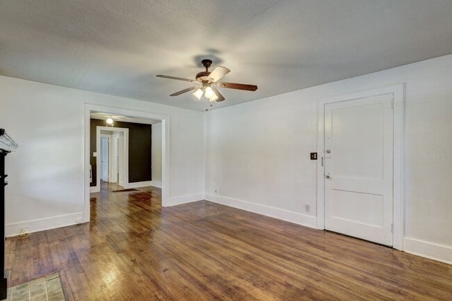 Building Photo - 1 Bed 1 Bath apartment in Okc close to Plaza District!