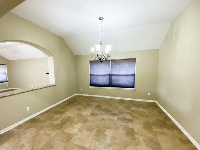 Building Photo - 113 Terravista Trl