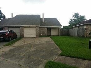 Building Photo - Coming Soon.. 3 bedroom, 2 bath Duplex  Home !