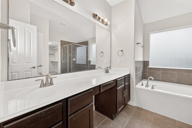 Building Photo - 19711 Kinsington Briar Ln