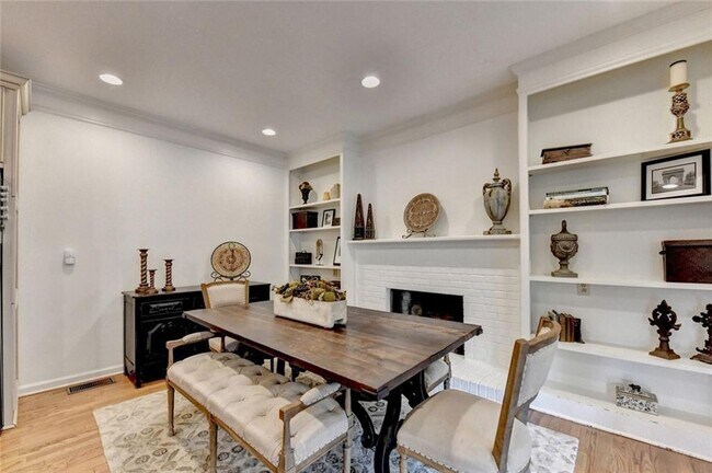 Building Photo - 2611 Briers N Dr