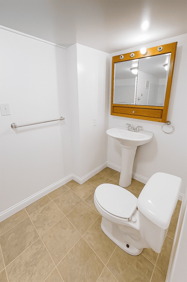 Building Photo - 1324 E Ganson St