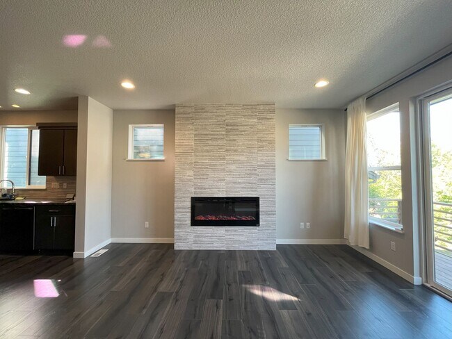 Building Photo - Three-Level Modern Living with Open Floor ...