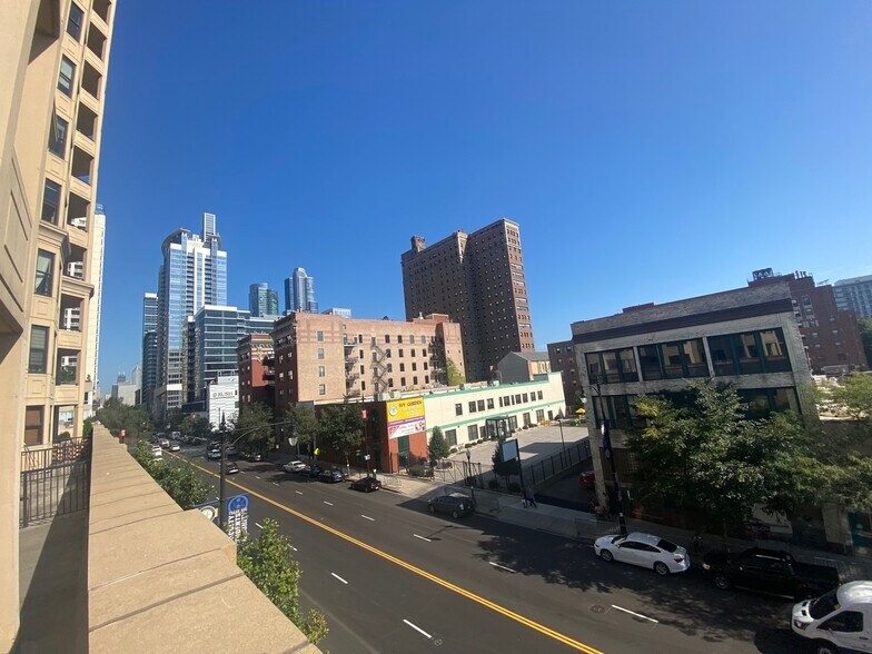 Building Photo - 1464 S Michigan Ave