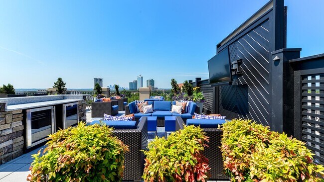 Building Photo - 92 West Paces Ferry Rd NW