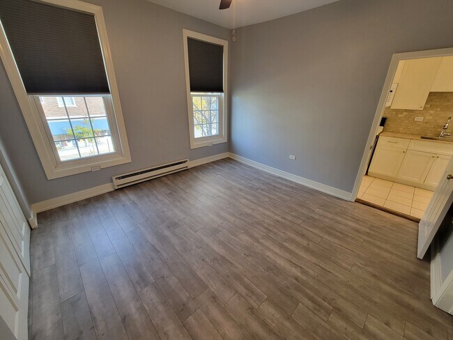 Building Photo - 802 Dempster St