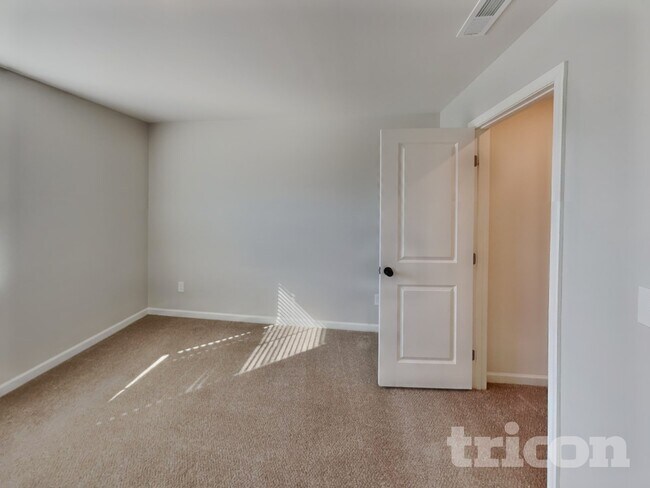 Building Photo - 4114 S Downs Cir