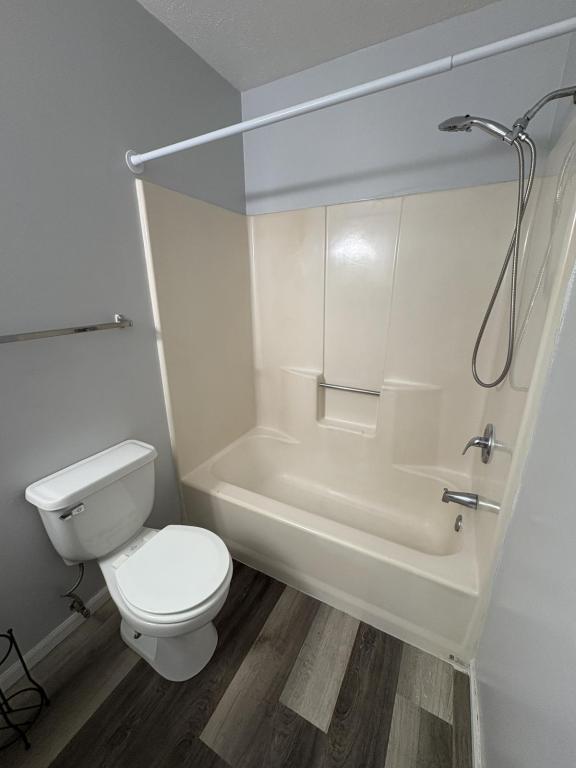 Building Photo - 5936 Callaway Cir