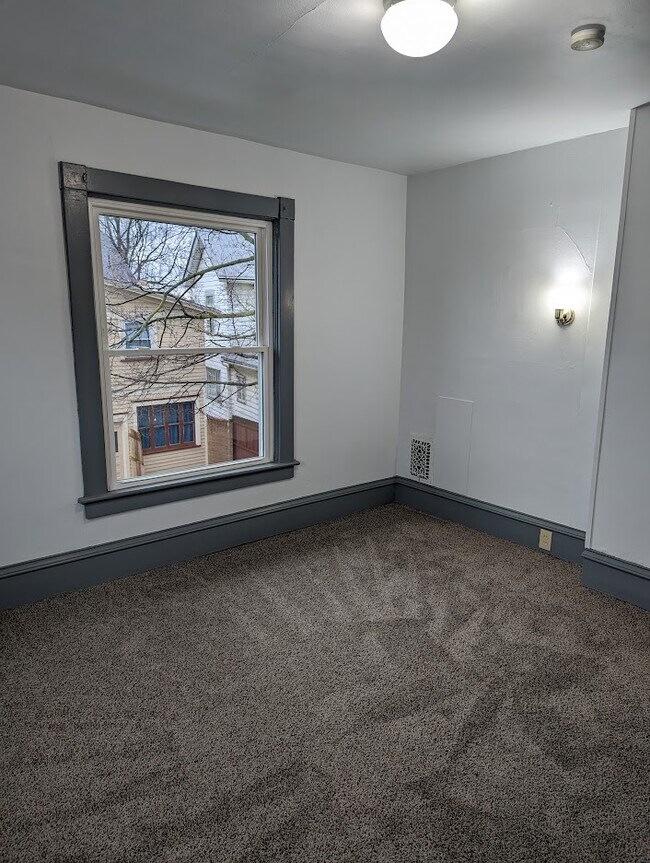 Building Photo - 299 Randolph St