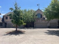 Building Photo - 2624 S Everest Ave