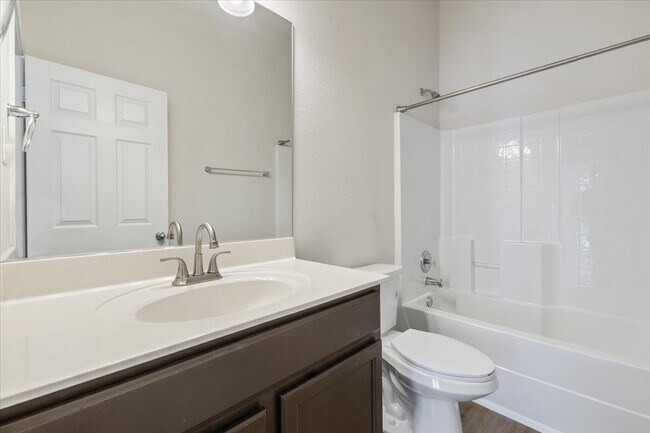 Building Photo - 326 Emerald Ridge Dr