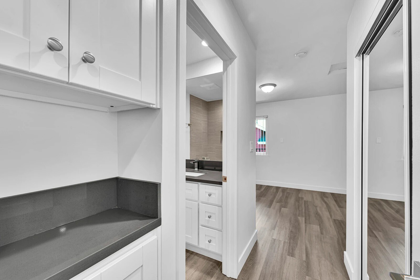 Building Photo - 1240 W 29th St