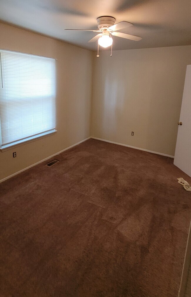Building Photo - 1676 Darren Cir
