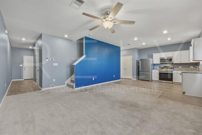 Building Photo - 220 Wonderful Life Way