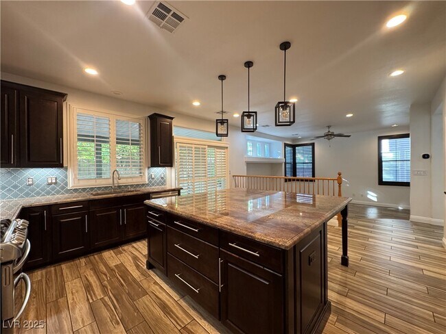 Building Photo - 9501 Ironsend St