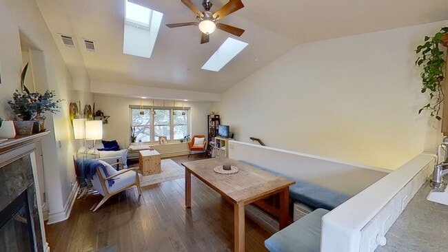 Building Photo - Stylish and Convenient: Your Dream 3 bed / 2 bath Rental  in Downtown Santa Barbara!