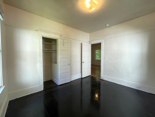 Building Photo - Central NE House with Basement, Hardwood F...