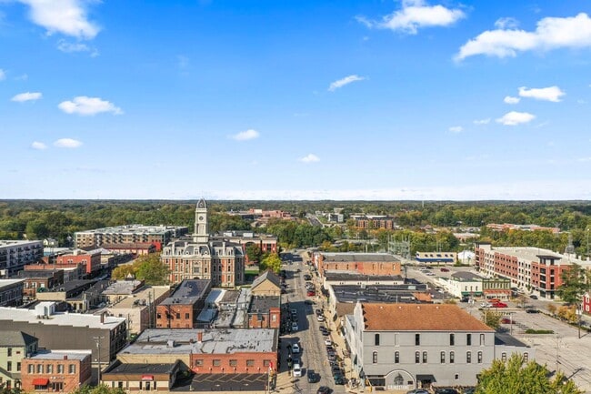 Building Photo - Charming 1 Bedroom near Noblesville High School and Downtown.