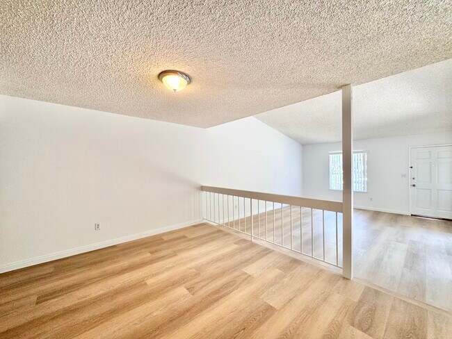 Building Photo - 10464 Larwin Ave
