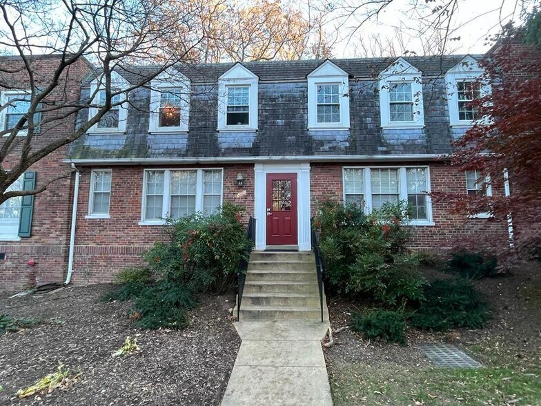 Primary Photo - 1806 Key Blvd
