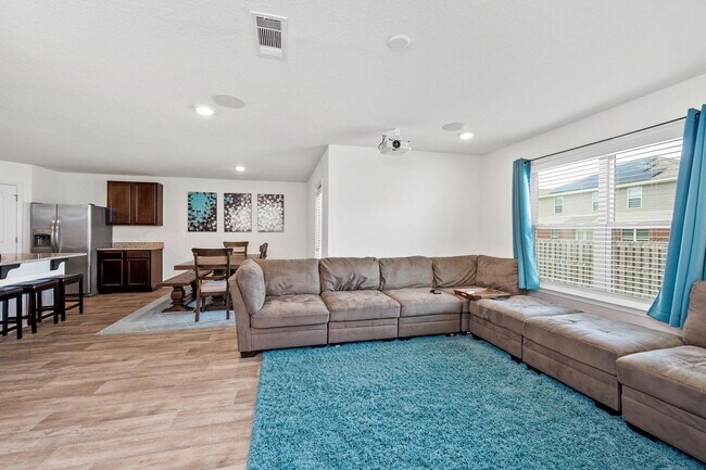 Building Photo - 816 Moorhen Way