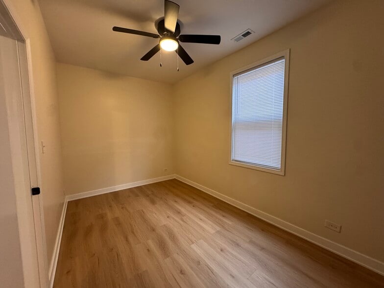 Building Photo - 3139 S 54th Ave