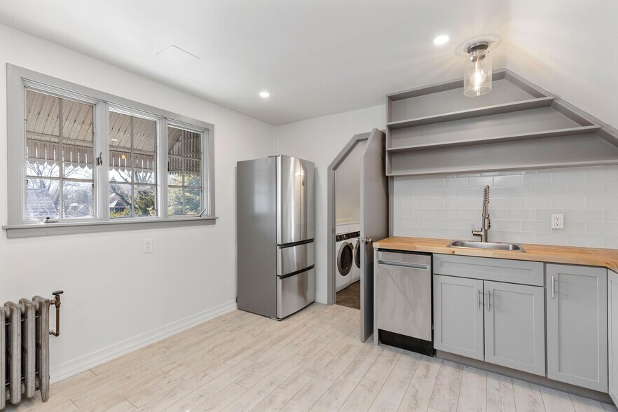 Building Photo - 75 W Ashland St