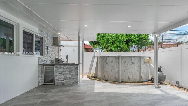 Building Photo - 11421 SW 84th St