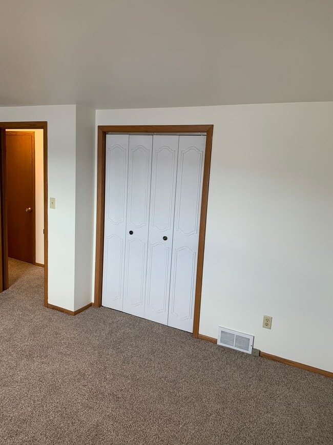 Building Photo - 1001-1007 Brookwood